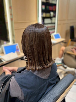 ツヤ感ブラウンカラー