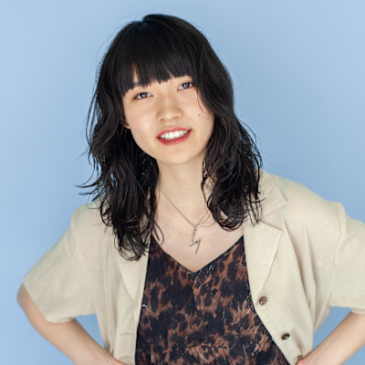 ミディアム　ニュアンスパーマ　ウェーブ　黒髪