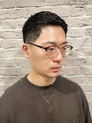 テーパーフェードアップバングショート