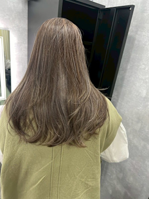  『ROW横浜』レイヤー×アッシュアースカラー