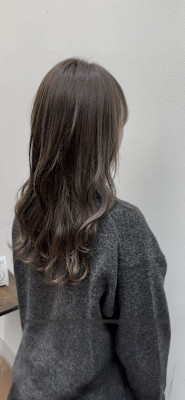 ロング・アッシュベージュ・20代