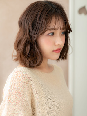 ダークアッシュ切りっぱなし小顔ゆるふわミディアム20代30代