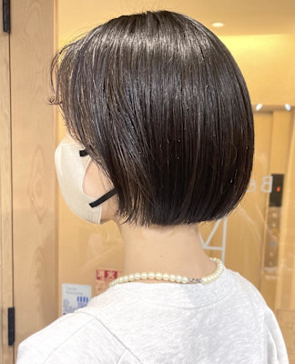 多毛硬毛　黒髪ぱっつんミニボブ