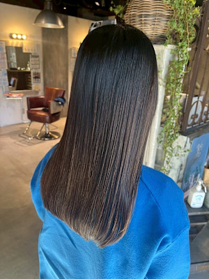 【髪質改善でつくる、柔らかくまとまるツヤロング】