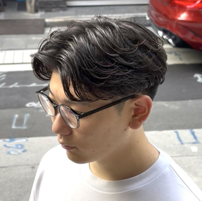 ウェーブパーマ　テーパーフェード