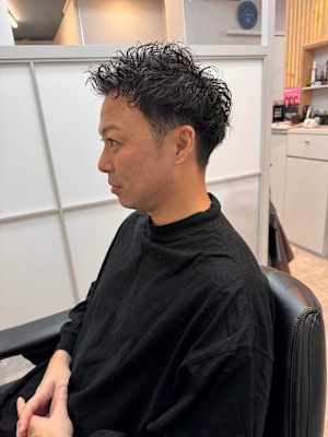 大人の無造作パーマショート