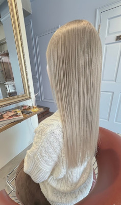 ブリーチカラー　シルバーグレージュ