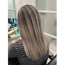 ホワイトベージュのバレイヤージュ