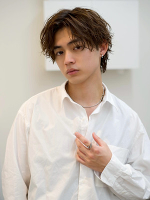 シャドウパーマ　センターパート　メンズヘア