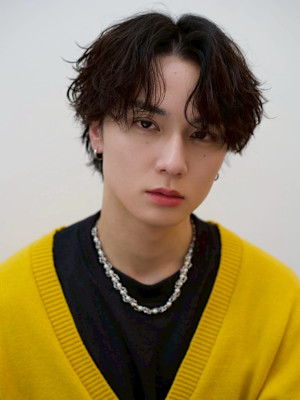 シャドウパーマ　センターパート　メンズヘア　メンズパーマ