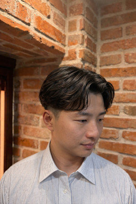 センターパート　フェザーパーマ　日本橋室町