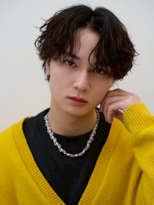 シャドウパーマ　メンズヘア　メンズパーマ　センターパート