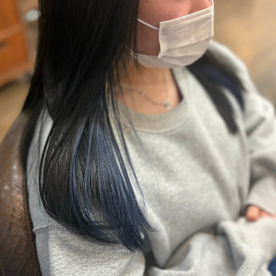 イヤリングカラー×ネイビーブルー