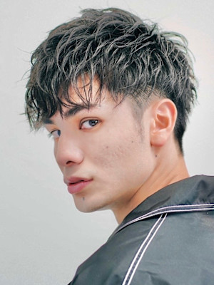 サーフカール/刈り上げセンターパート/波巻きツイストスパイラ