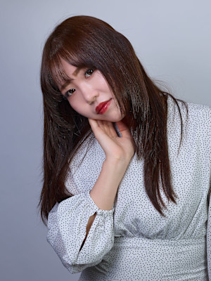  Quiet Luster｜艶で魅せる透明感グレージュレイヤ