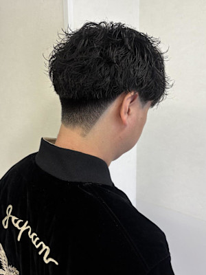 あまり派手すぎないゆるふわシャドウパーマ