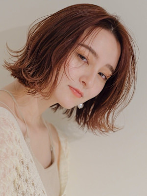 20代30代イメチェン大人可愛い外ハネ×センターパートボブ 