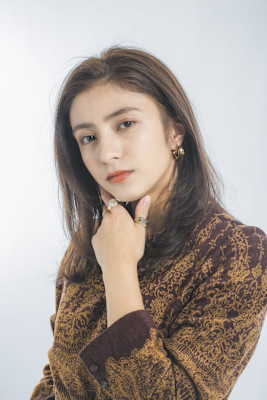 バングなしのミディアムレイヤー