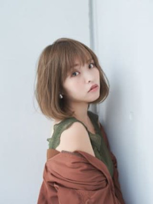 肩下のナチュラルボブ