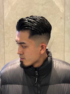 サイドパートスキンフェード