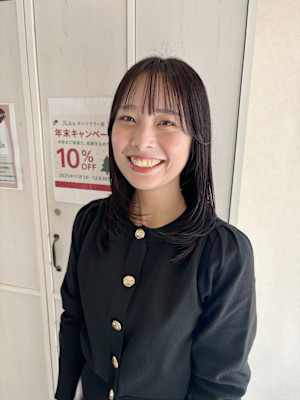 レイヤーカット×重たくならないダークトーンカラー