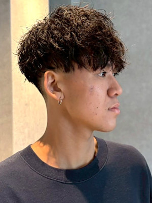 ツーブロック 刈り上げ ツイストスパイラルパーマ 20代