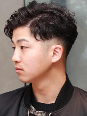 ツーブロック 刈り上げ サイドパート フェードカット 30代