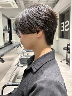 ナチュラルフェザーショート/センターパート/メンズカット
