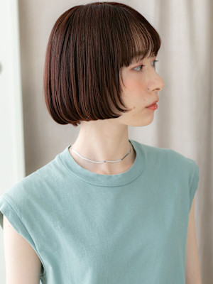 ボルドーカラー姫カット切りっぱなしシャギーボブ30代40代