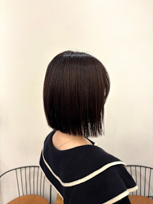 ボブ　切りっぱなしボブ　チョコレートカラー　ブラウンカラー