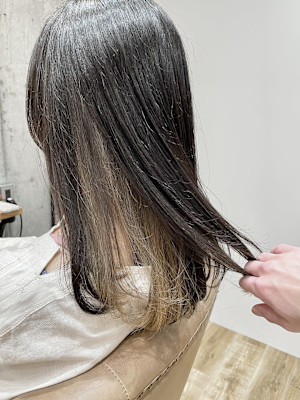 【tot.fam.】インナーカラーxセミロング☆