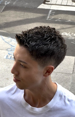 メンズショート　アップバング　フェード