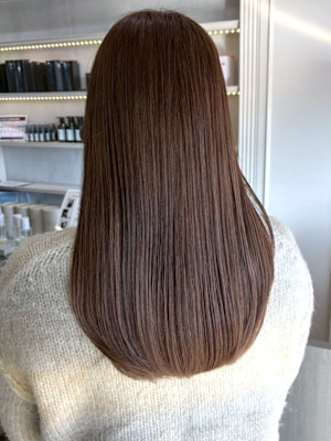 ミルクティーアッシュ ロングヘア 髪質改善カラー 20代