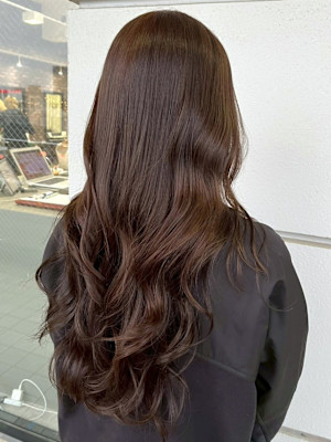 グレージュカラー ゆる巻き ウェーブヘア 艶カラー 髪質改善