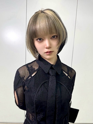 スラッシュカラー　デザインカラー　ケアブリーチカラー　ウルフ