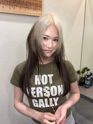 ルーツカラー　デザインカラー　ケアブリーチカラー　姫レイヤー