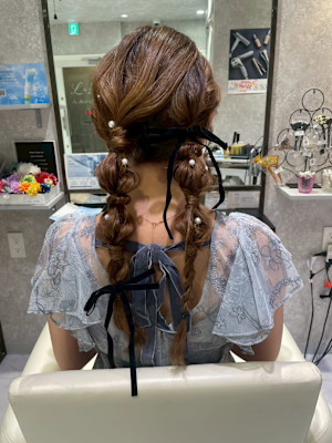 ツイン編みおろしヘア