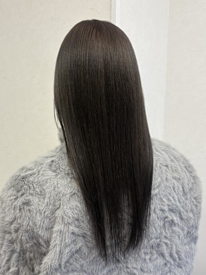 ワンカラーおすすめ透明感ある暗めアッシュブラウン