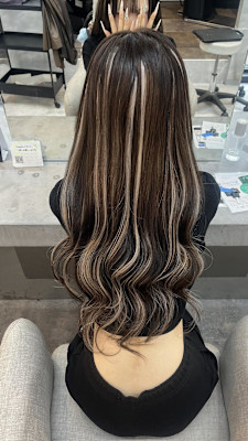 オリーブグレ／小顔に見せるヘア／ココアベージュ