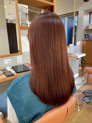 うる艶ロングのテラコッタブラウン