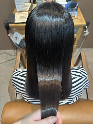 ロング：乾かすだけでまとまるストレート＊２０代・３０代