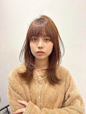 レイヤーカット　レイヤー　くびれミディ　ブラウンベージュ