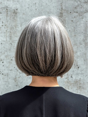 グレイヘアボブスタイル