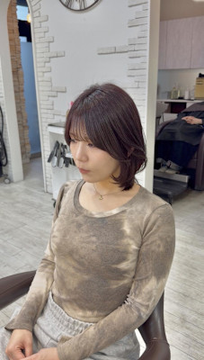 20代30代レイヤーボブ暖色艶カラー