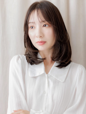 ダークアッシュ顔周り小顔バタフライレイヤーカット30代40代