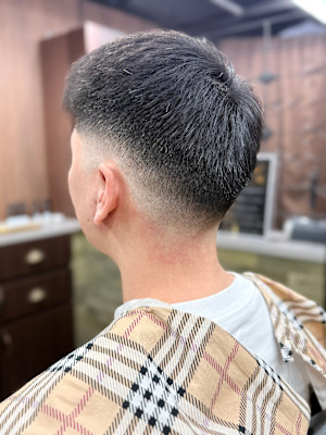 スキンフェード × ナチュラルショート