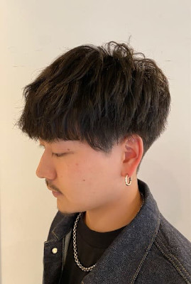 バング重めマッシュスタイル