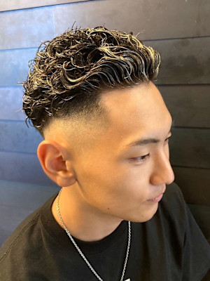 スキンフェード オールバック パーマ シルバーメッシュ