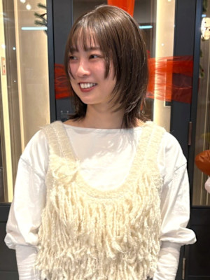 顔周りカット レイヤー ボブ アッシュカラー 透明感カラー