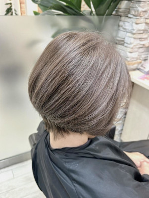 20代30代40代小顔ハンサムショートハイライトアッシュ
